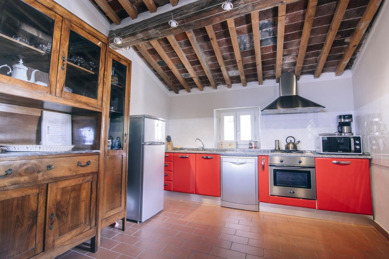 Holiday Home Il Borgo Degli Agrumi Uzzano Luaran gambar