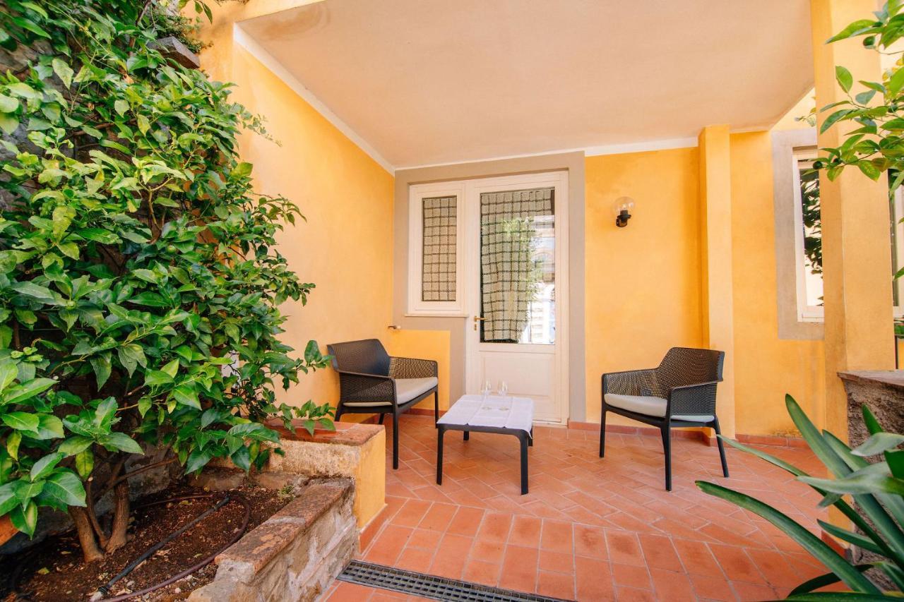 Holiday Home Il Borgo Degli Agrumi Uzzano Luaran gambar